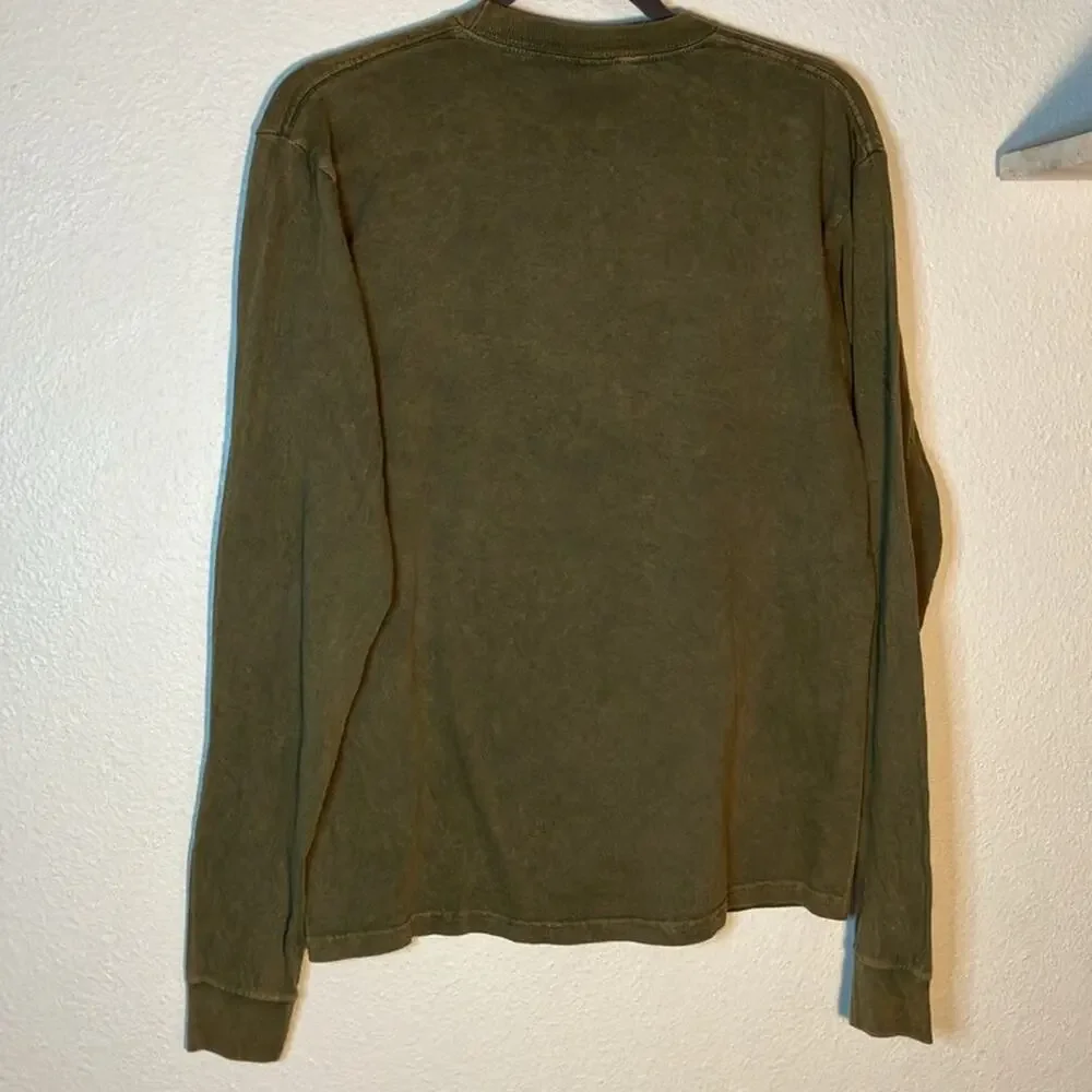 NWT Levi's Acid Wash Distressed Long Sleeve Bear Graphic Long Shirt‎ Green